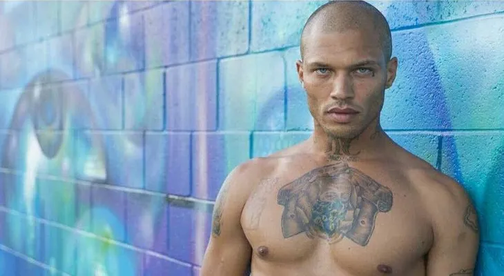 Jeremy Meeks, el exconvicto de la foto viral, convertido en modelo