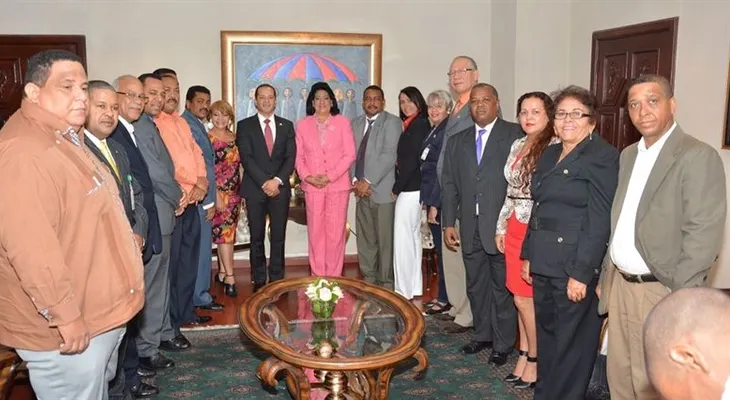 Presidenta del Senado recibe visita de FEDOMU