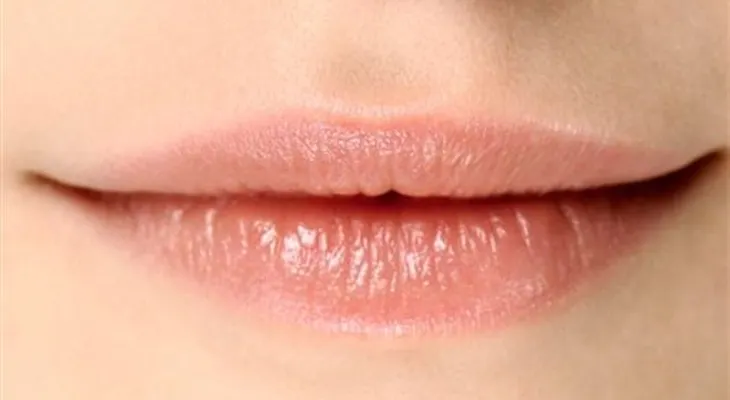 Trucos para mantener los labios hidratados