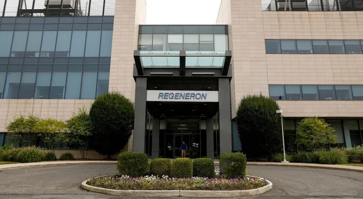 Regeneron pide autorización de emergencia en EEUU, tras los halagos de Trump