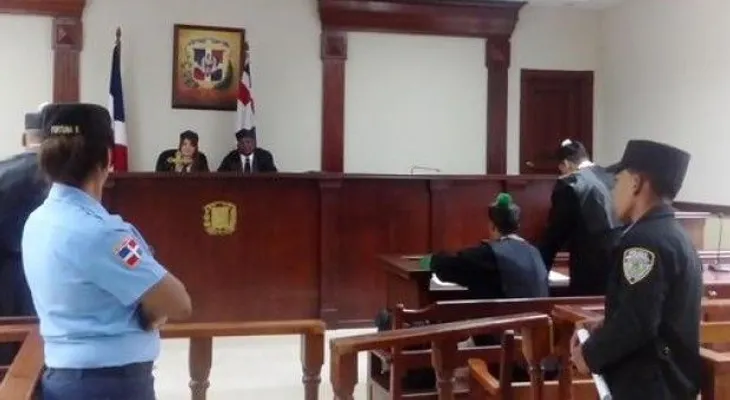 Tribunal descarga nuevamente a Vakeró de acusación de violencia contra Martha Heredia