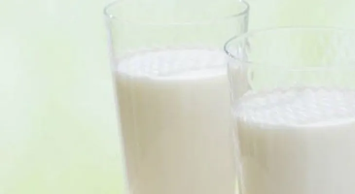Los riesgos de consumir leche