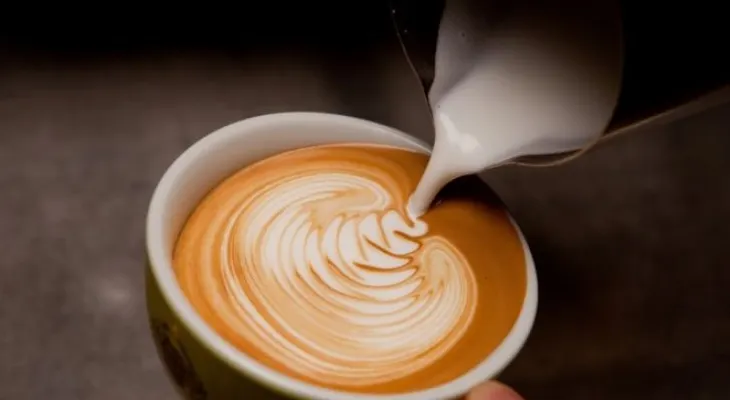 Los ingredientes que por ningún motivo deberías añadir al café