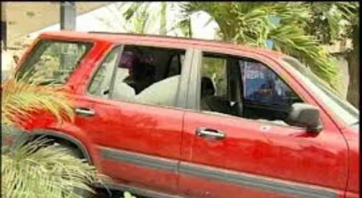 Mueren dos alegados delincuentes; otro herido