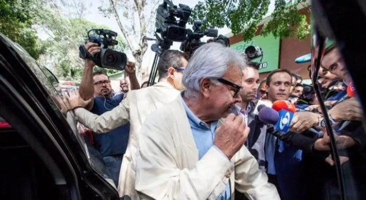 Expresidente Felipe González finaliza visita a Venezuela 