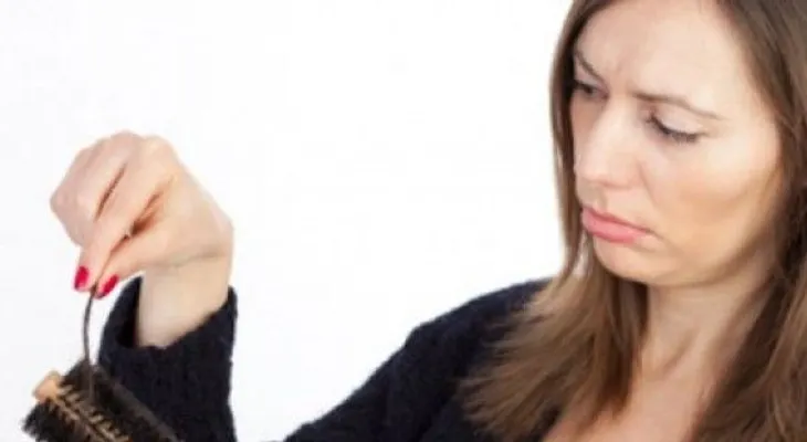 ¿Cómo tratar la caída del cabello?