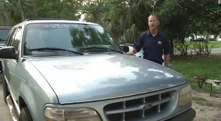 Padre vende la camioneta de su hijo desjuiciado en Craigslist