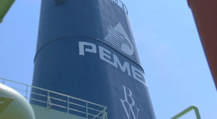 13 muertos y 136 heridos, por explosión en planta de Pemex 