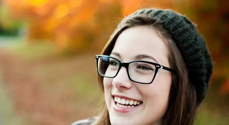 Monturas de gafas según tu tipo de rostro