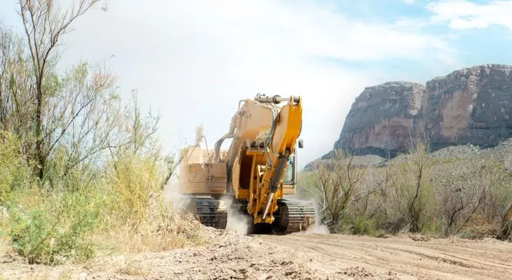 Tribunal federal bloquea temporalmente el muro fronterizo de Trump en Big Bend, Texas