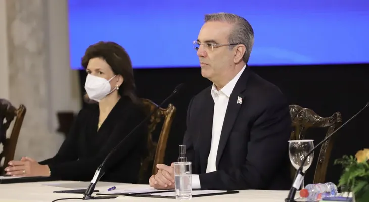 Gobierno y Universidad de Yale presentan estudio revela efectividad de tercera dosis contra el COVID