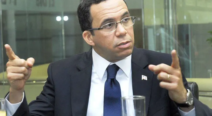 Suspensión docencia abarca todo el país por efectos huracán Matthew