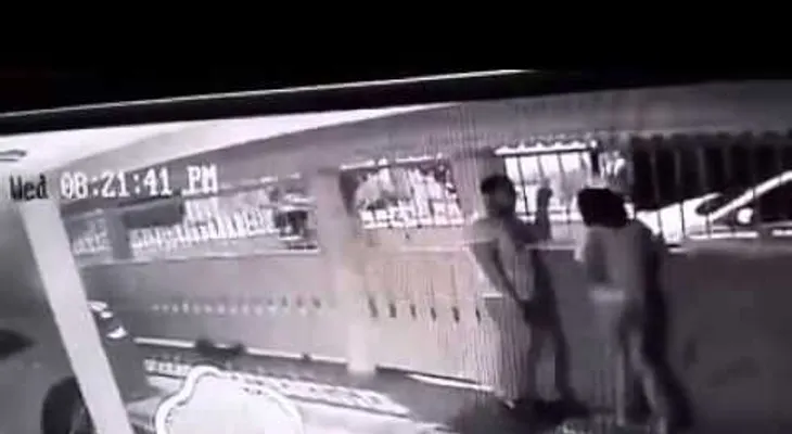 Captados en videos delincuentes intentando asaltar casa de humorista criollo
