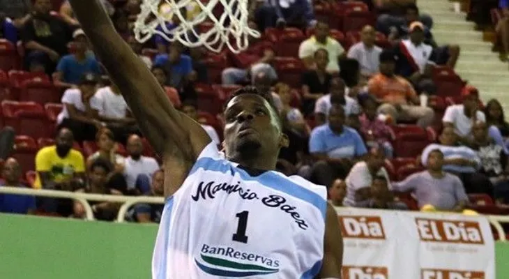 MB destruye a San Carlos y sale delante en la Serie Final