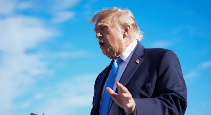 Trump afirma que los detenidos por terrorismo en Reino Unido planeaban atacar la base RAF Fairford