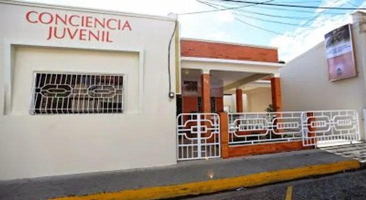 Despacho Primera Dama inicia curso de computadora para adolescentes embarazadas