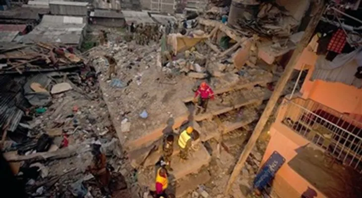 Diez muertos por derrumbe edificio en Nairobi