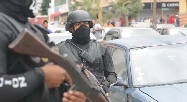Debate en Santiago por muertes en operativos policiales