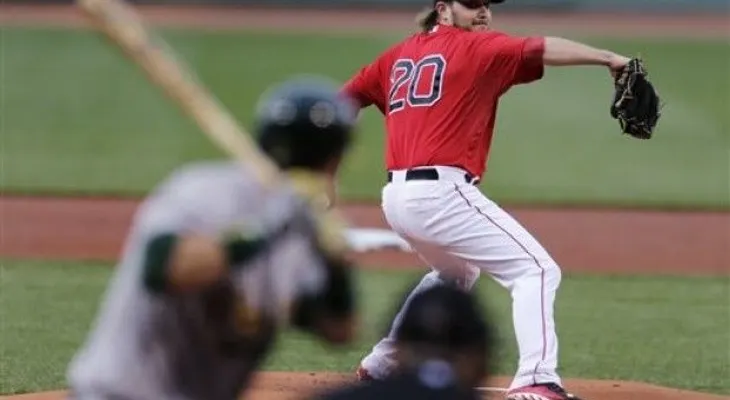 Miley llega al 8vo inning en victoria de Medias Rojas 