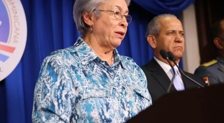 Internan a la madre de la ministra de Salud
