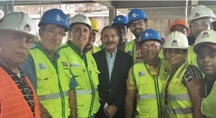 Danilo supervisa avances construcción ciudad sanitaria Luis Eduardo Aybar