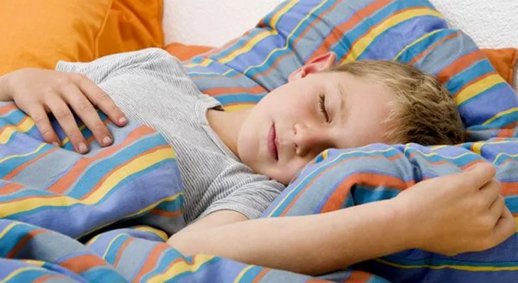 Los niños aprenden palabras mientras duermen