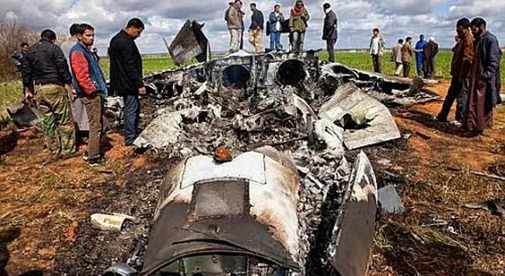 Piloto muere al estrellarse su avión F-15 en Virginia 