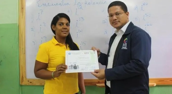 Ministerio de la Juventud gradúa 80 jóvenes en carreras