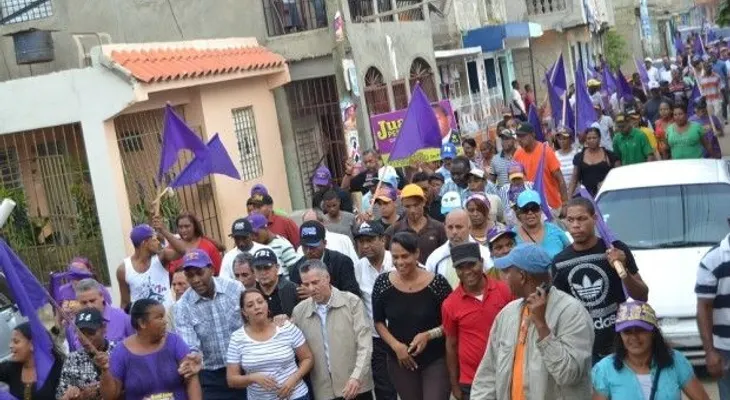 Aspirante a alcalde Manuel Jiménez encabeza su 13 caminata en Santo Domingo Este