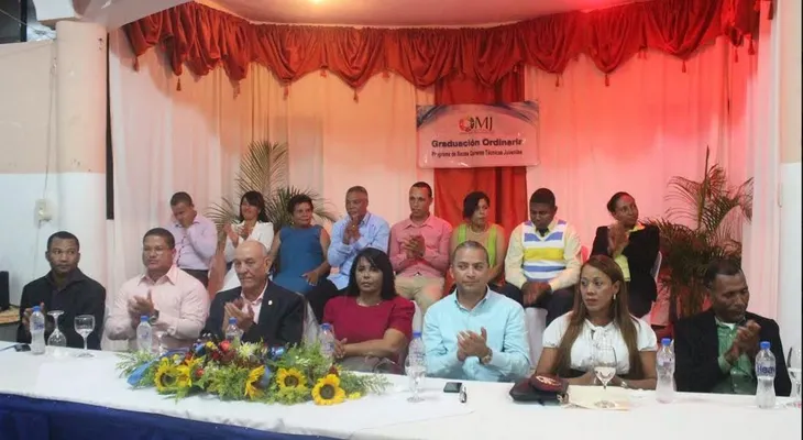 El Ministerio de la Juventud gradúa jóvenes en provincias de Azua y Barahona