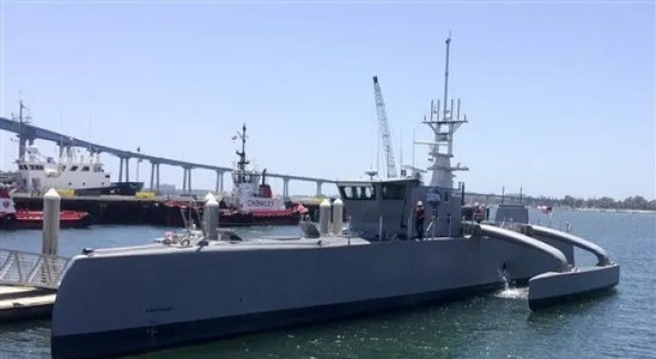 EEUU prueba embarcación que no usa tripulantes capaz de cruzar océanos