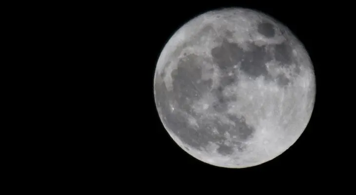 Científico ruso propone colonizar la Luna con un innovador robot