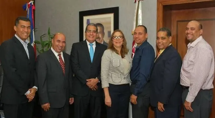 Alcalde Juan de los Santos lanza sus aspiraciones al Comité Político PLD