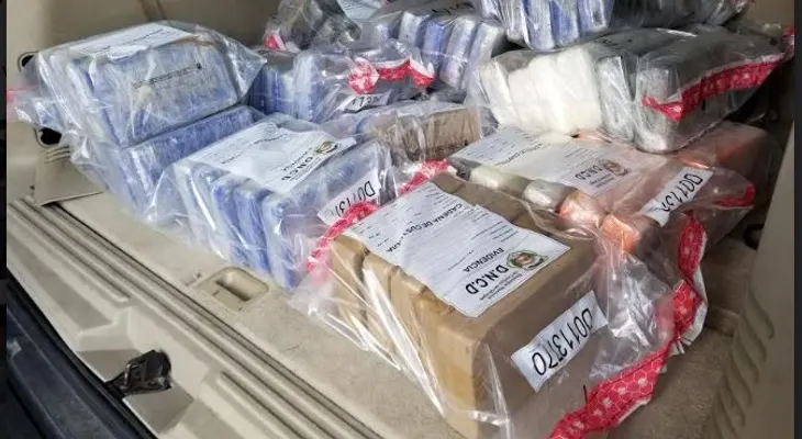 Decomisan 111 paquetes presumiblemente cocaína en Santo Domingo Este