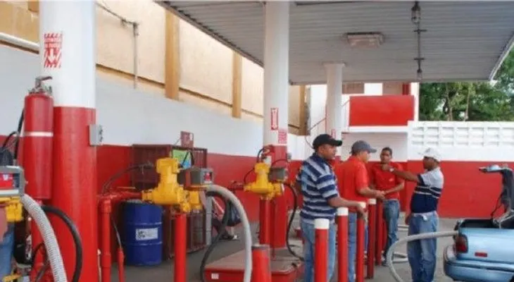 Congelan los precios de todos los combustibles