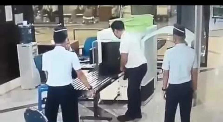 Un piloto se presenta ebrio para manejar un avión con más de 150 personas (VIDEO)