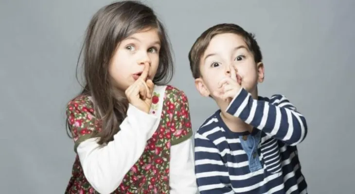 Evite las mentiras de los niños siendo un ejemplo a seguir