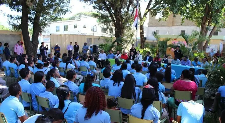 Ministerio de la Juventud conversa con jóvenes estudiantes de Valverde
