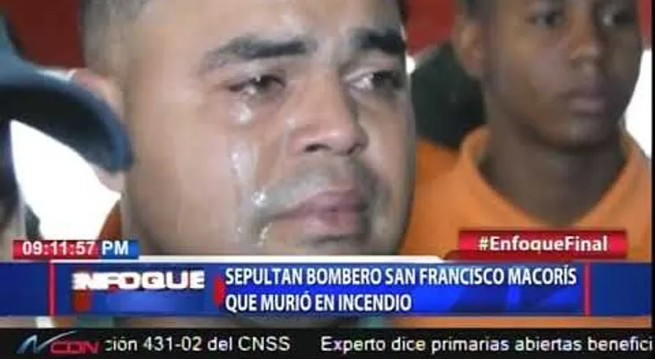 El dolor y llanto conmueve en sepelio de bombero que murió en un incendio