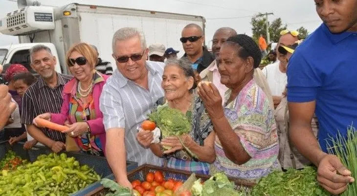 CEA e Inespre abren mercado de ventas populares en ingenio Quisqueya