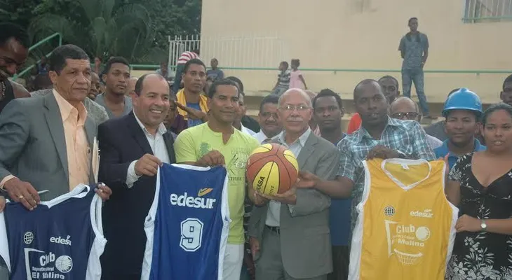 Edesur entrega útiles deportivos a clubes del Sur
