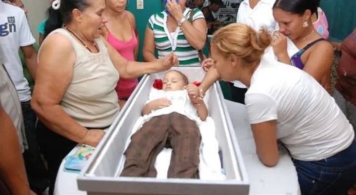 Matan dos de varios disparos en La Vega