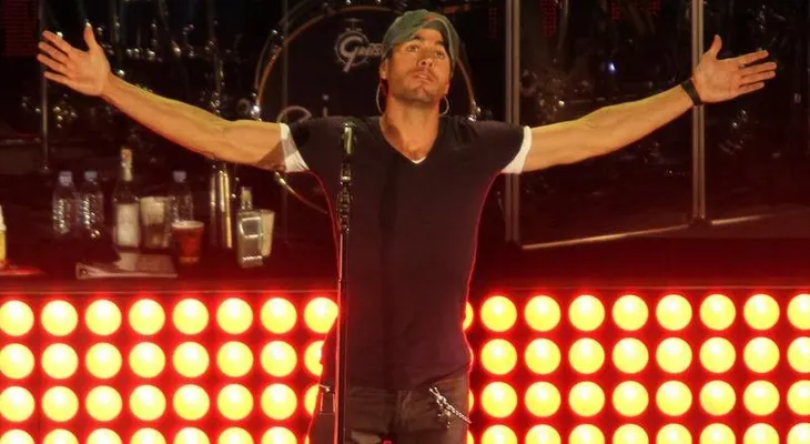 Enrique Iglesias prefiere no ver al pasado 