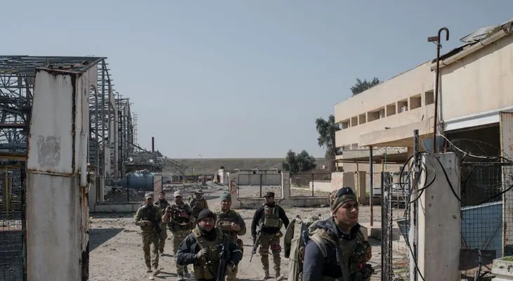 Fuerzas iraquíes recuperan una base militar clave