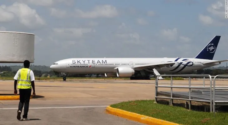 Un avión de Air France hace aterrizaje de emergencia por aparato sospechoso a bordo