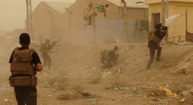 Un terrorista del EI filma su propia muerte en Hama (advertencia: VIDEO +18)