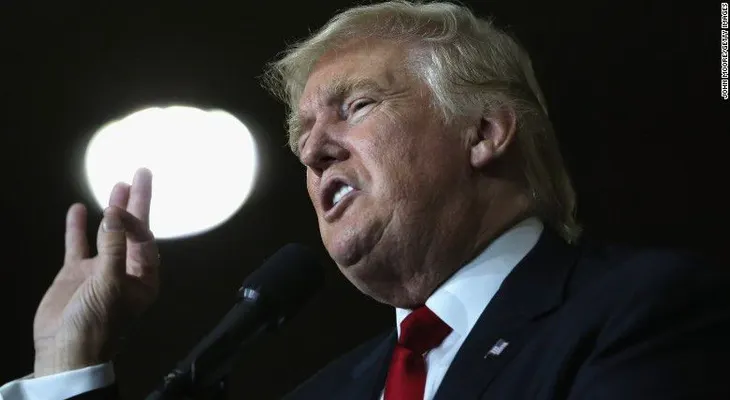 Deserciones republicanas: una importante donante y un congresista apoyan a Clinton