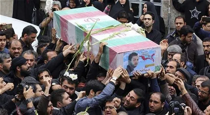 Guardia Revolucionaria de Irán lanza misiles contra ISIS en Siria