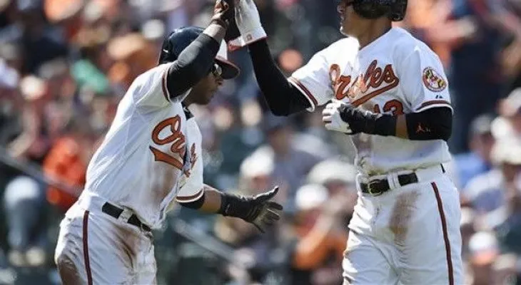 Con 20 hits, Orioles aplastan 18-7 a Medias Rojas 