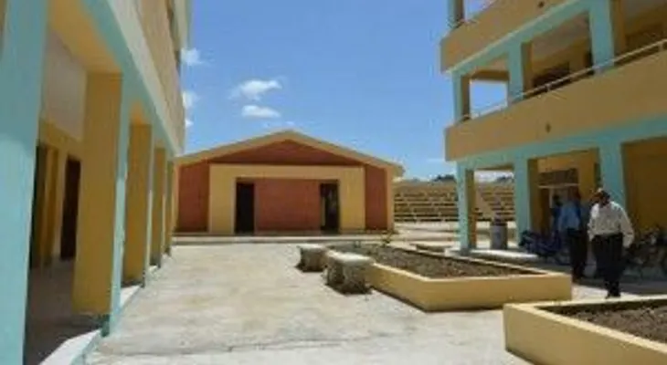 Visitas guiadas exponen nivel de construcción de infraestructuras escolares